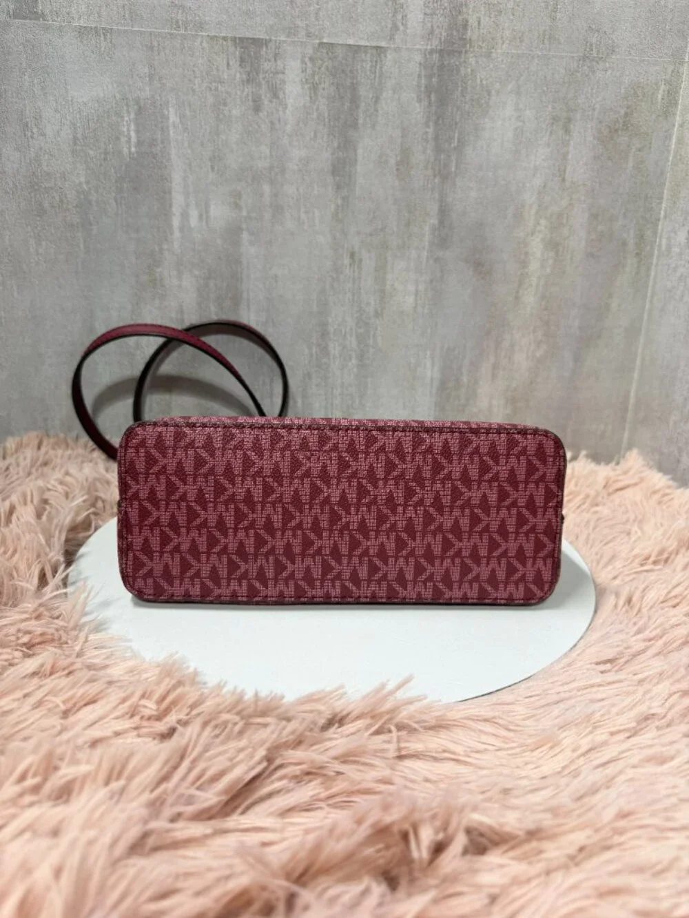 EUC Michael Kors Jet Set Travel Signature Crossbody Purse - Merlot